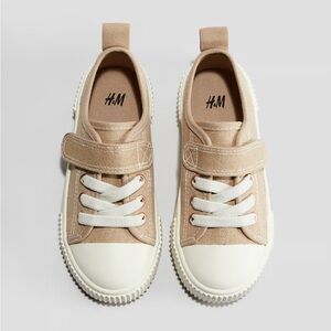 H&M COTTON CANVAS SNEAKERS. New. With out box. Color Tan/white. Size 26/9